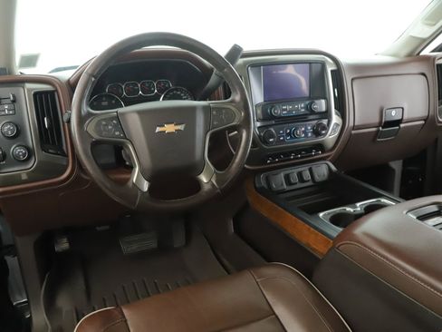 Used 2016 Chevrolet Silverado 1500 High Country w/ High Country Premium Package AWD/4WD image 2