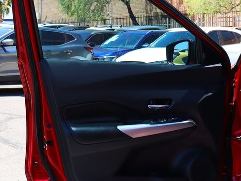 Used 2020 Nissan Kicks SR w/ SR Premium Package FWD image 37