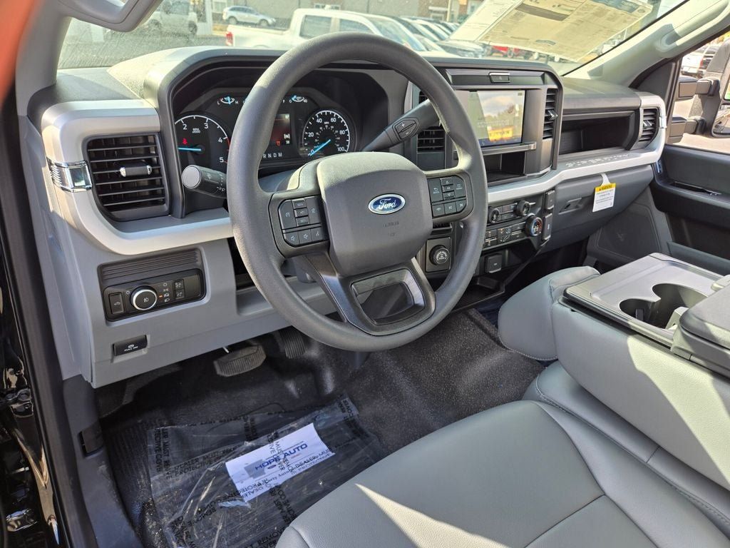 New 2025 Ford F350 XL w/ XL Chrome Package RWD image 9