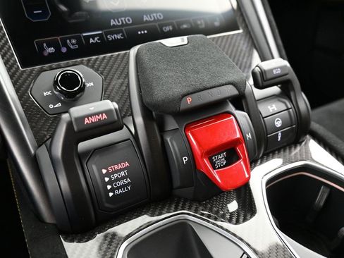 Used 2023 Lamborghini Urus Performante image 24