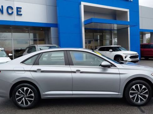 Used 2024 Volkswagen Jetta S image 3