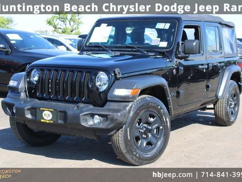 Used 2023 Jeep Wrangler Sport image 7