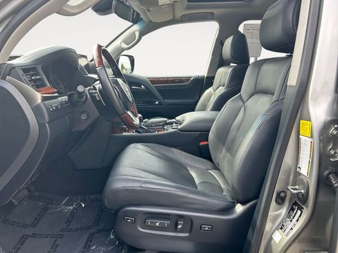 Used 2021 Lexus LX 570 4WD w/ Luxury Package image 6