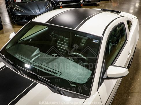 Used 2010 Ford Mustang GT RWD image 25