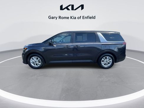 Used 2024 Kia Carnival LX image 5