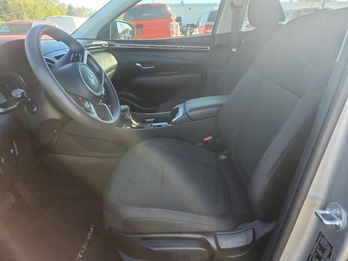 Certified 2024 Hyundai Tucson SE image 9