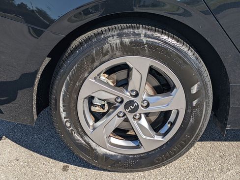 Used 2023 Kia K5 LXS image 9