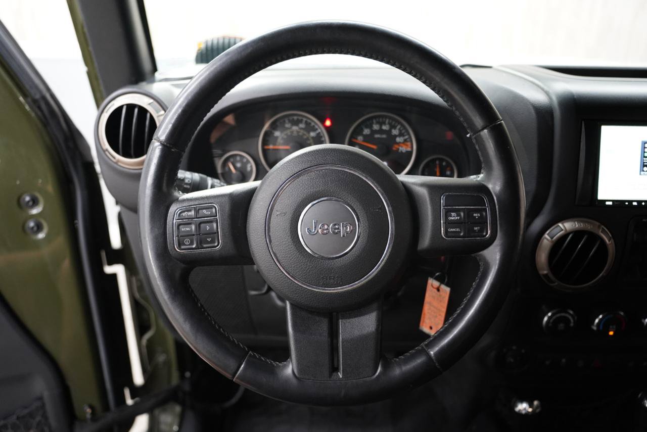 Used 2016 Jeep Wrangler Unlimited Sahara AWD/4WD image 11