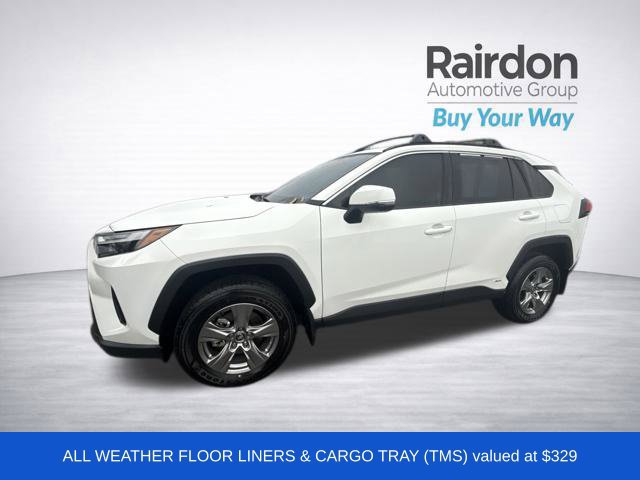 Used 2025 Toyota RAV4 LE AWD/4WD image 3
