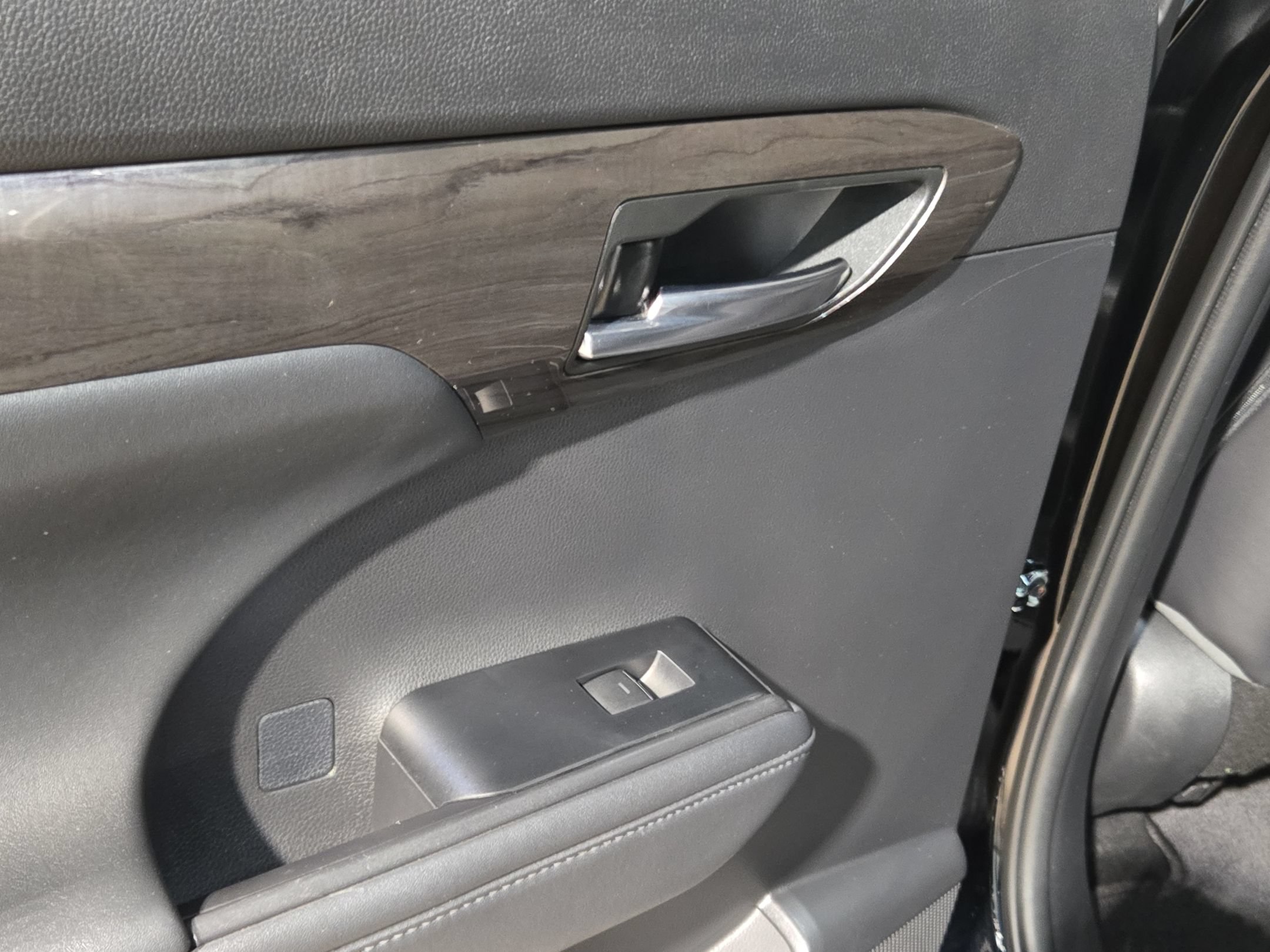Used 2022 Toyota Highlander Limited FWD image 35