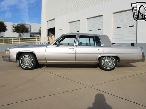 Used 1987 Cadillac Brougham image 25