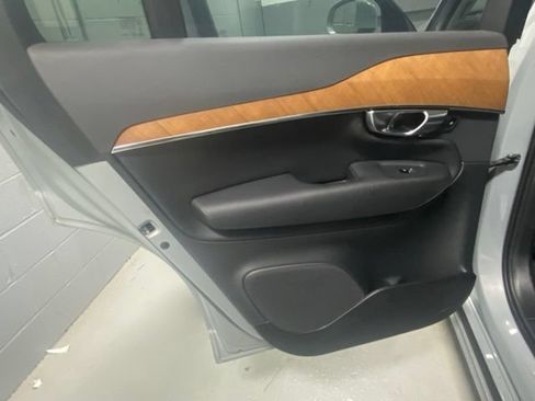 Certified 2024 Volvo XC90 B6 Plus w/ Protection Package Premier AWD/4WD image 8