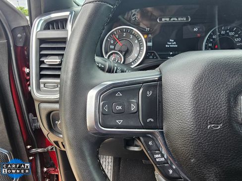 Used 2025 RAM 1500 Laramie AWD/4WD image 17