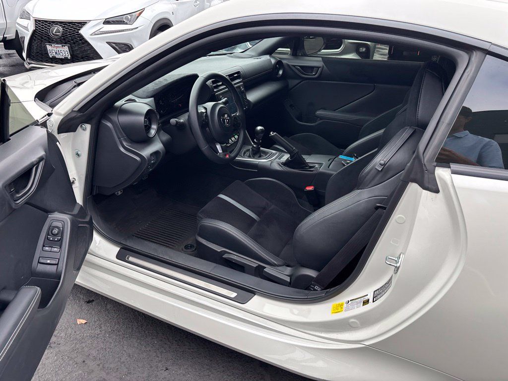 Used 2024 Toyota GR86 Premium RWD image 11