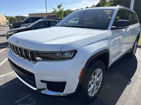 Used 2023 Jeep Grand Cherokee L Limited image 41