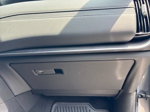 Used 2025 Nissan Armada SV RWD image 24