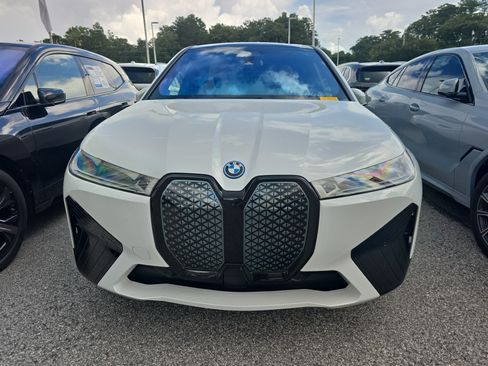 Used 2024 BMW iX xDrive50 w/ Premium Package AWD/4WD image 2