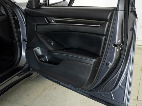 Used 2018 Honda Accord Sport image 36