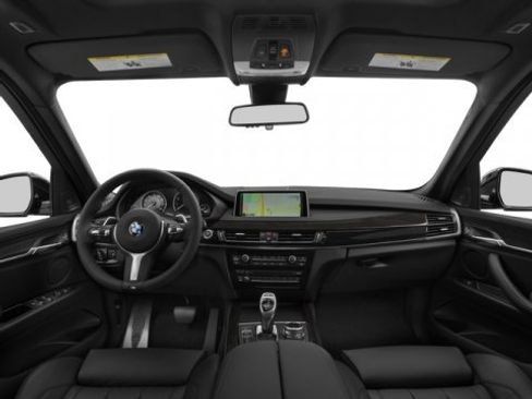 Used 2017 BMW X5 xDrive50i image 8