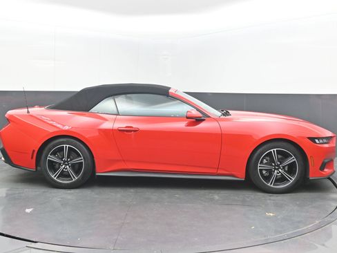 Used 2024 Ford Mustang Convertible RWD image 10