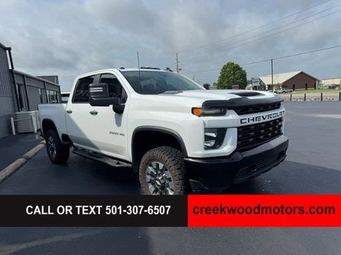 Used 2021 Chevrolet Silverado 2500 Custom w/ Custom Value Package AWD/4WD image 2