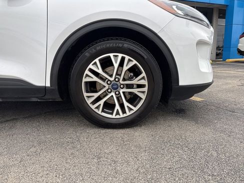 Used 2022 Ford Escape SEL w/ Technology Package FWD image 3