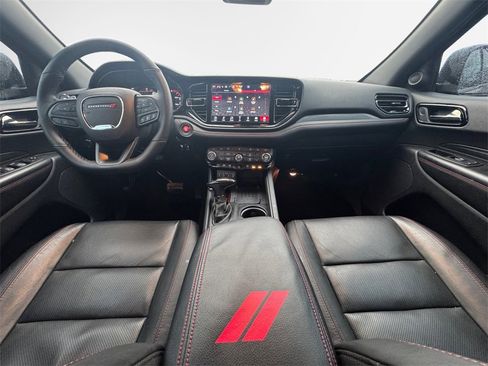 Certified 2025 Dodge Durango GT image 31