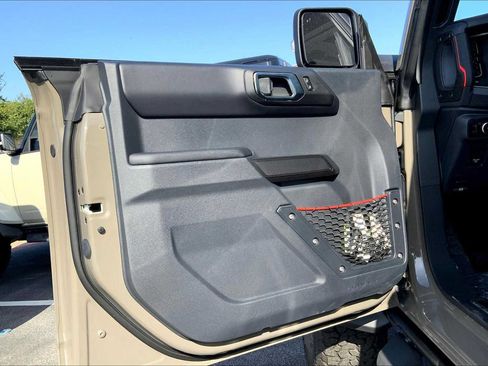 Used 2025 Ford Bronco Raptor AWD/4WD image 8