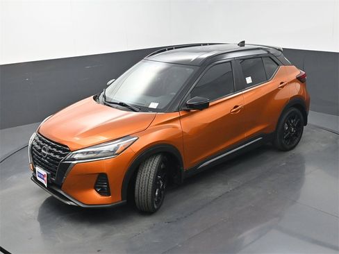 Used 2022 Nissan Kicks SR w/ Interior Electronics Package image 30