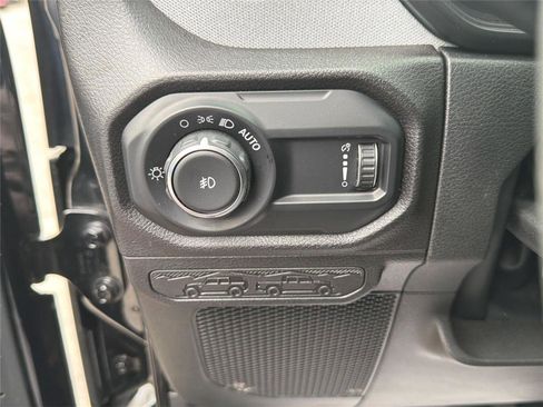 Used 2025 Jeep Wrangler Sport S AWD/4WD image 13