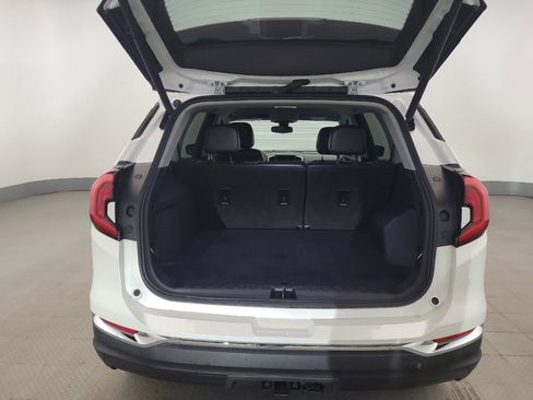 Used 2021 GMC Terrain SLT FWD image 29