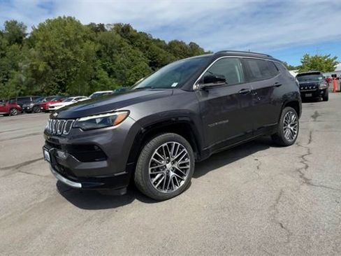 Used 2022 Jeep Compass Limited w/ Elite Group image 4