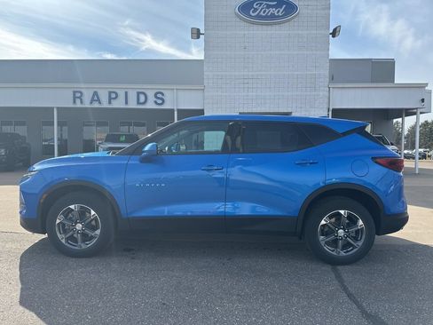 Used 2025 Chevrolet Blazer LT AWD/4WD image 1