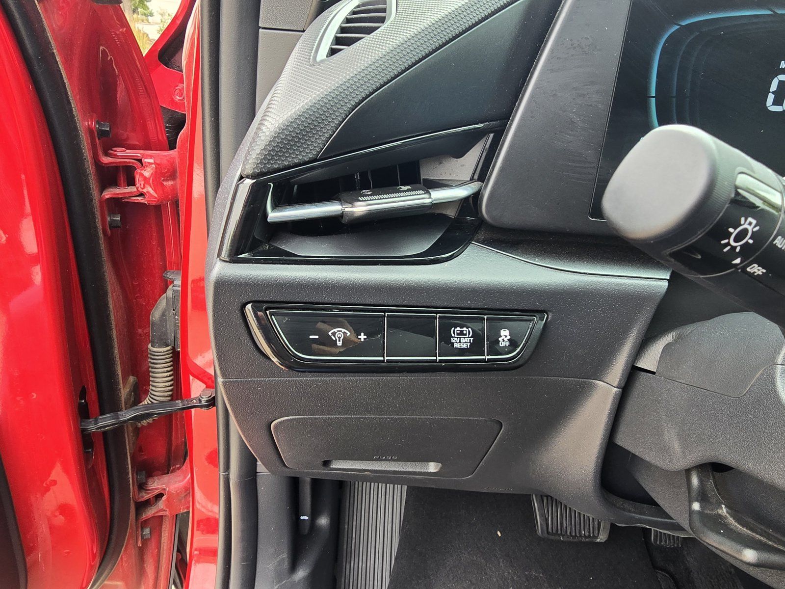 Used 2025 Kia Niro LX FWD image 19