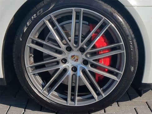 Used 2019 Porsche Panamera GTS image 12