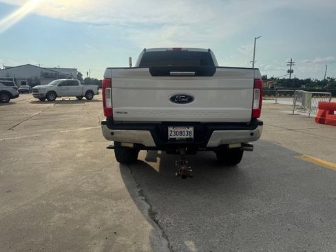 Used 2017 Ford F250 XLT w/ XLT Premium Package AWD/4WD image 10