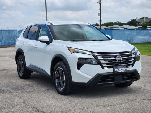 Used 2025 Nissan Rogue SV FWD image 3