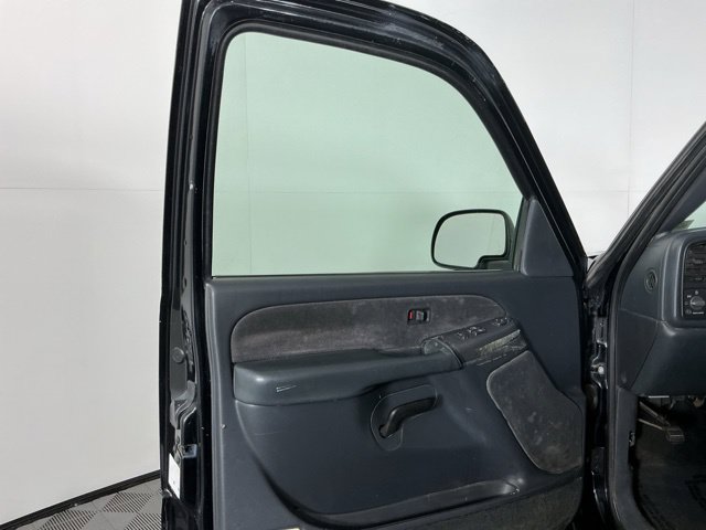 Used 2002 Chevrolet Silverado 2500 LS w/ Off-Road Skid Plate Pkg AWD/4WD image 11
