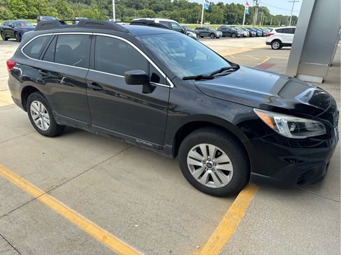Used 2017 Subaru Outback 2.5i AWD/4WD image 4