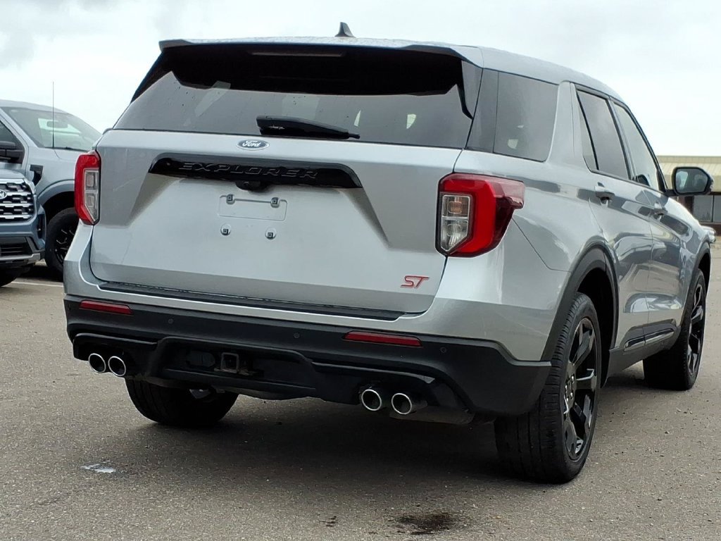 Certified 2022 Ford Explorer ST w/ Equipment Group 401A AWD/4WD image 5