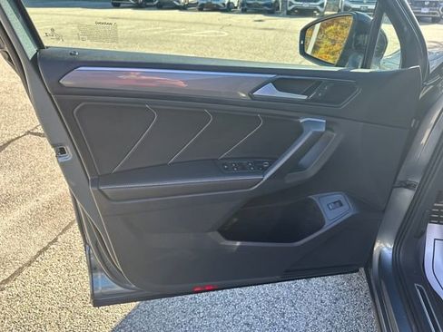 Certified 2024 Volkswagen Tiguan SE R-Line image 11