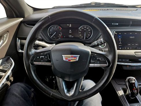 Used 2023 Cadillac XT4 Premium Luxury image 13