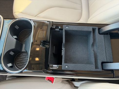 Used 2022 Lincoln Nautilus AWD w/ Premium Package image 28