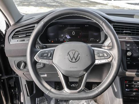 Certified 2024 Volkswagen Tiguan SE image 18