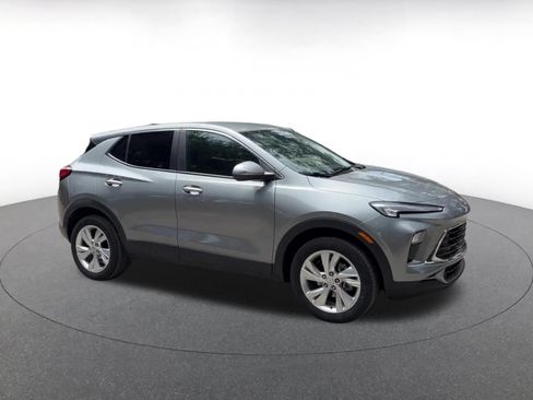Used 2025 Buick Encore GX Preferred AWD/4WD image 2
