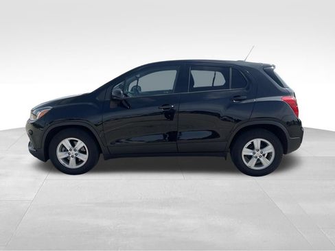 Used 2020 Chevrolet Trax LS w/ Tint and Cruise Package FWD image 4