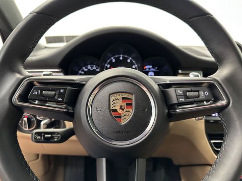 Certified 2025 Porsche Macan AWD/4WD image 25