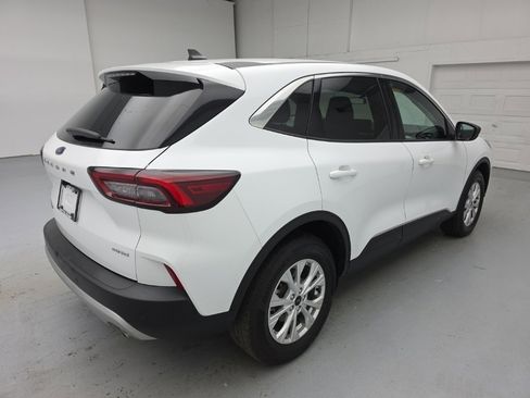Used 2024 Ford Escape Active image 11