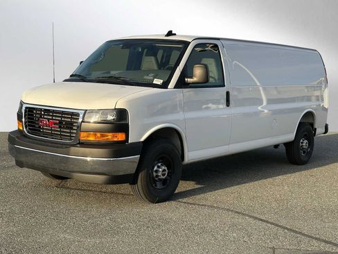 New 2025 GMC Savana 3500 Extended w/ Driver Convenience Package image 7
