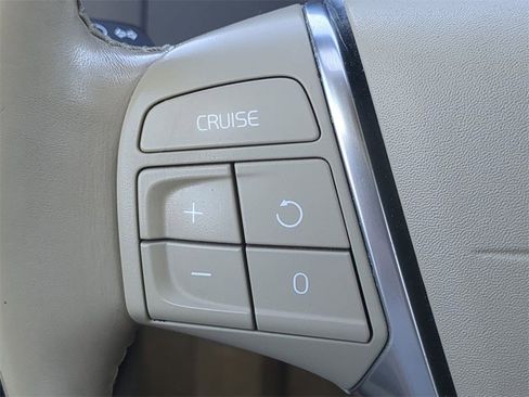 Used 2015 Volvo XC60 T5 Premier w/ Proximity Package image 27